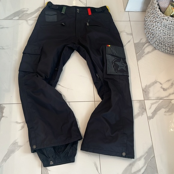 SESSIONS SKI OR SNOW 🏂BOARD PANTS Size MEDIUM LIKE NEW! Good looking 🏂pants🏂 - Picture 10 of 17